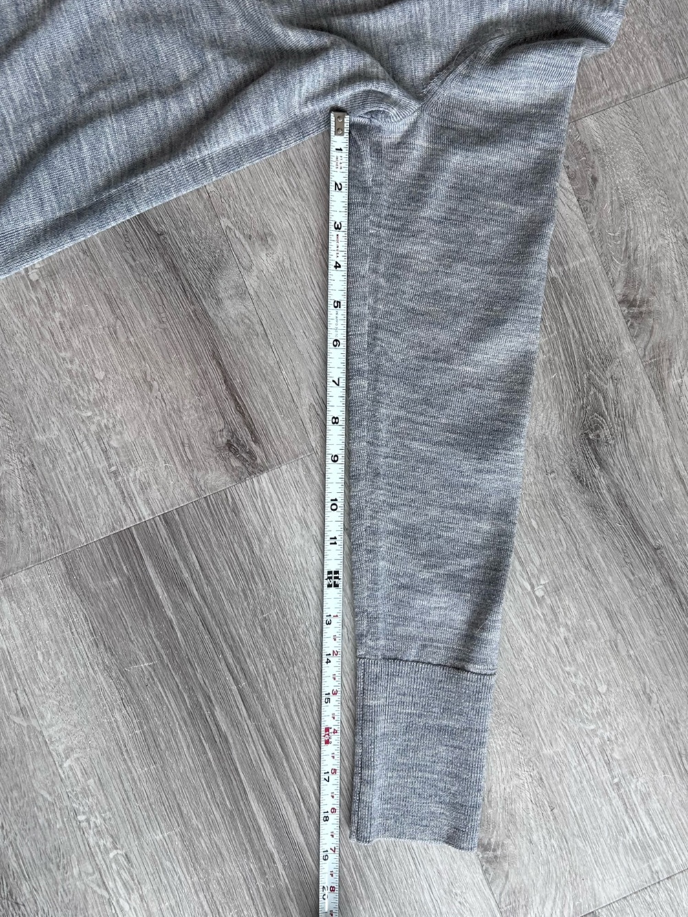 GAP Women's Gray Button-Up V-Neck Cardigan - Picture 4 of 9